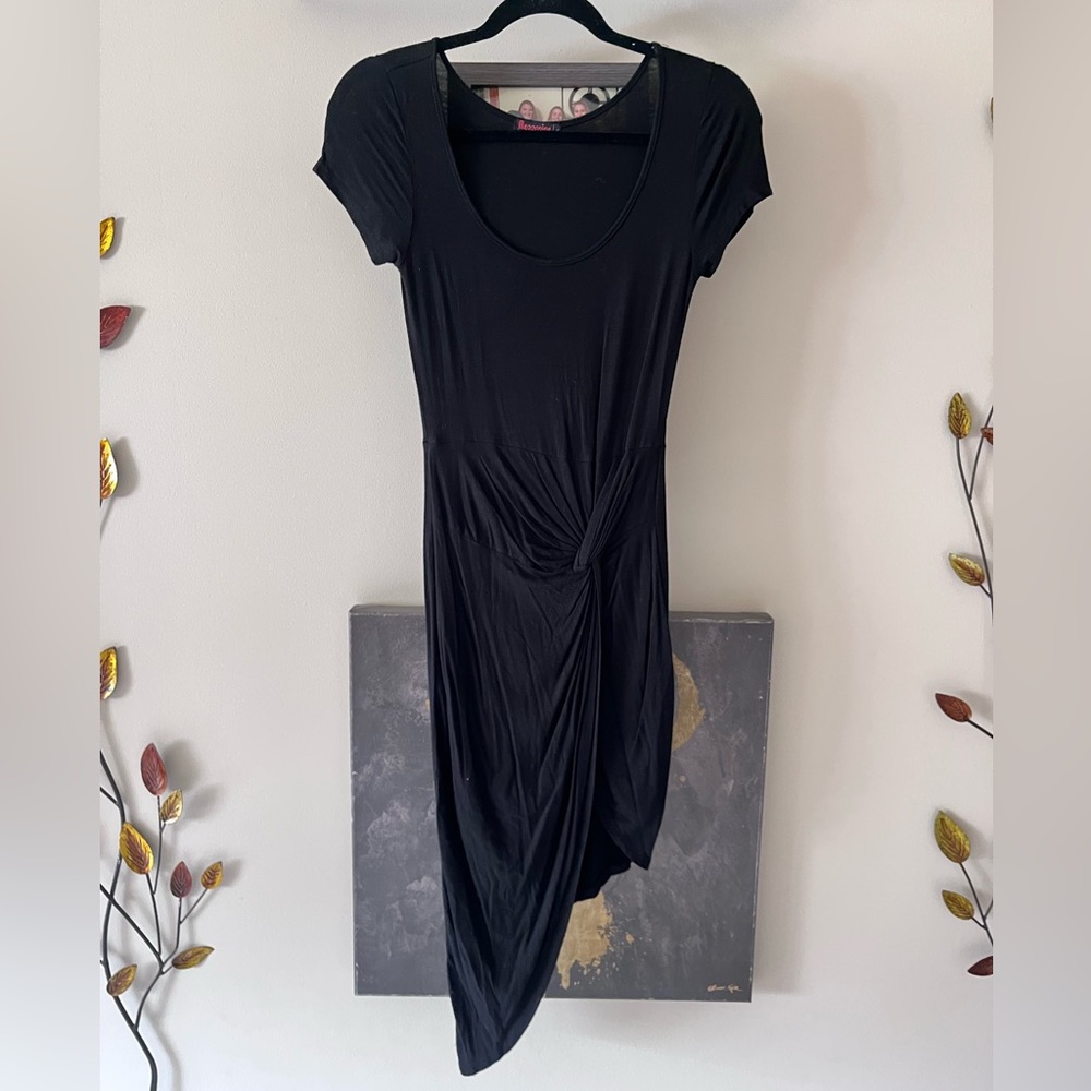 '🌼3/$30🌼Mezzanine Black Short Sleeve Twist Midi Dress Size Medium